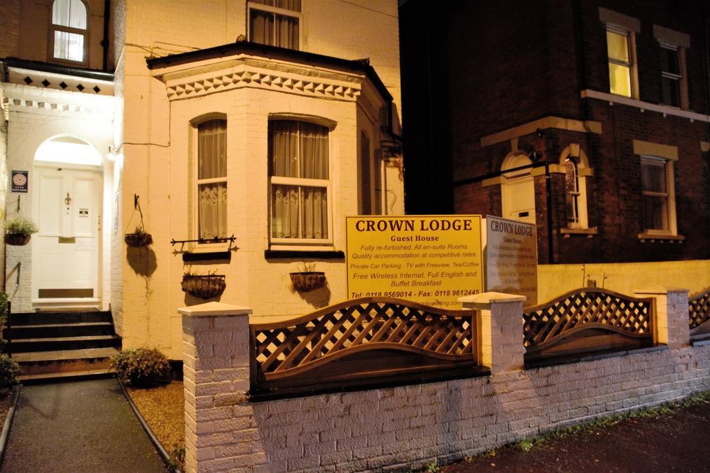 Crown Lodge Guest House Reading Exterior photo